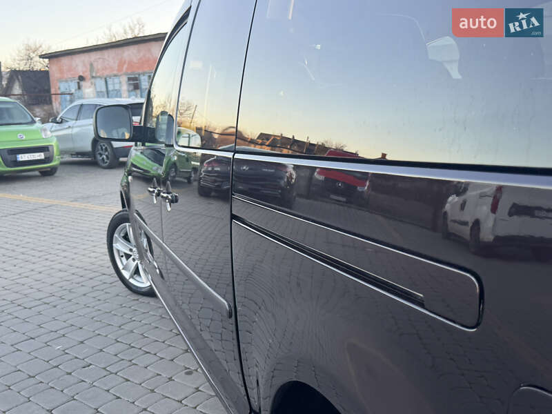 Минивэн Volkswagen Caddy 2011 в Коломые