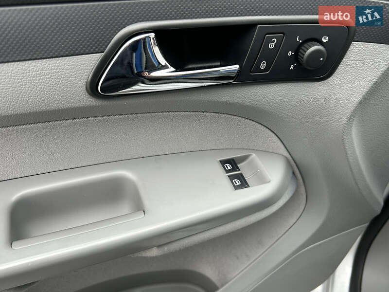 Мінівен Volkswagen Caddy 2009 в Радивиліві