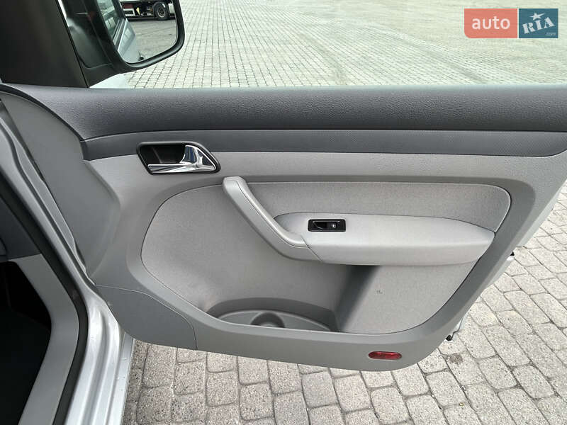 Мінівен Volkswagen Caddy 2009 в Радивиліві