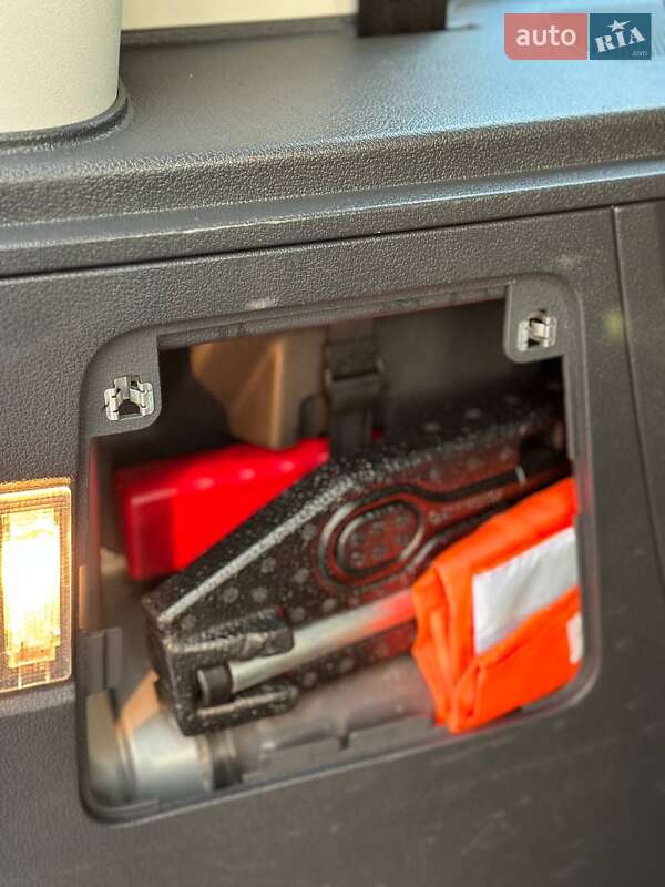 Минивэн Volkswagen Caddy 2011 в Луцке фото 30 Минивэн Volkswagen Caddy 2011 в Луцке