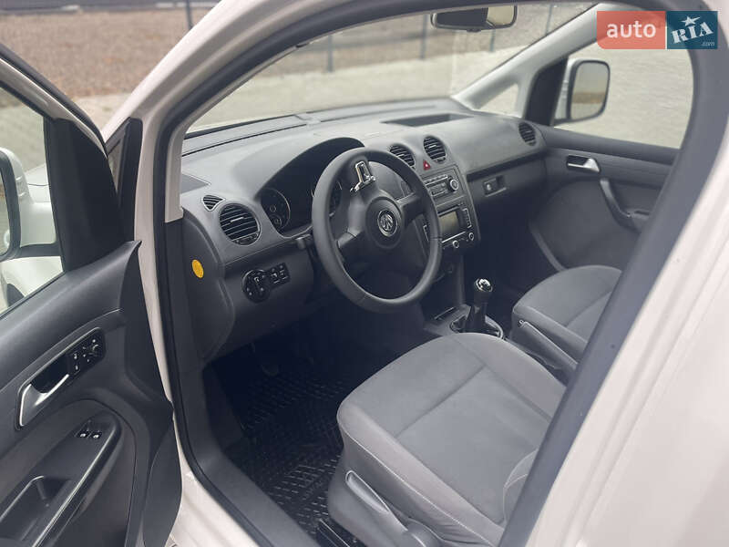 Минивэн Volkswagen Caddy 2013 в Мукачево