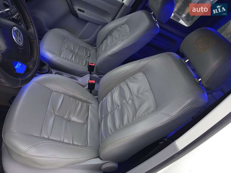 Минивэн Volkswagen Caddy 2005 в Звягеле