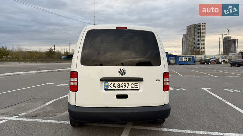 Грузовой фургон Volkswagen Caddy 2015 в Киеве