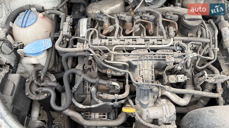 Грузовой фургон Volkswagen Caddy 2015 в Киеве