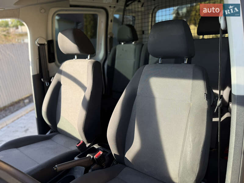 Минивэн Volkswagen Caddy 2017 в Ужгороде