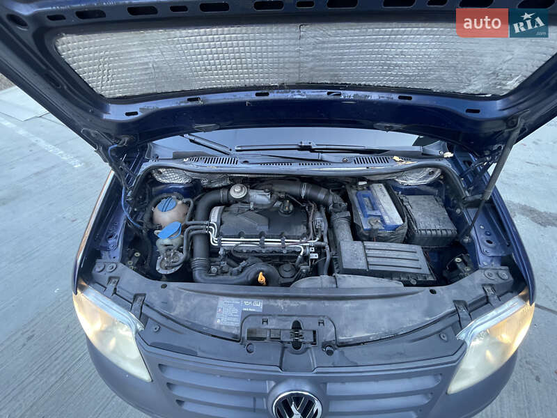 Минивэн Volkswagen Caddy 2008 в Киеве