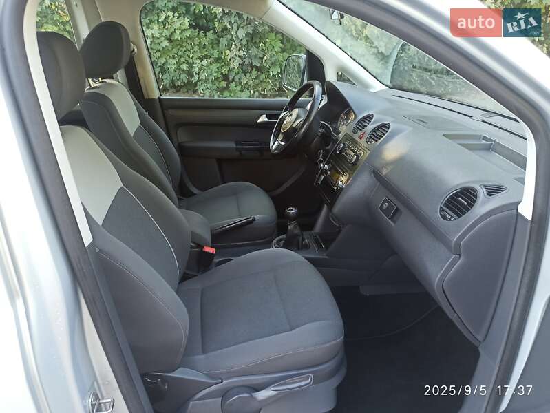 Мінівен Volkswagen Caddy 2010 в Рівному фото 27 Мінівен Volkswagen Caddy 2010 в Рівному