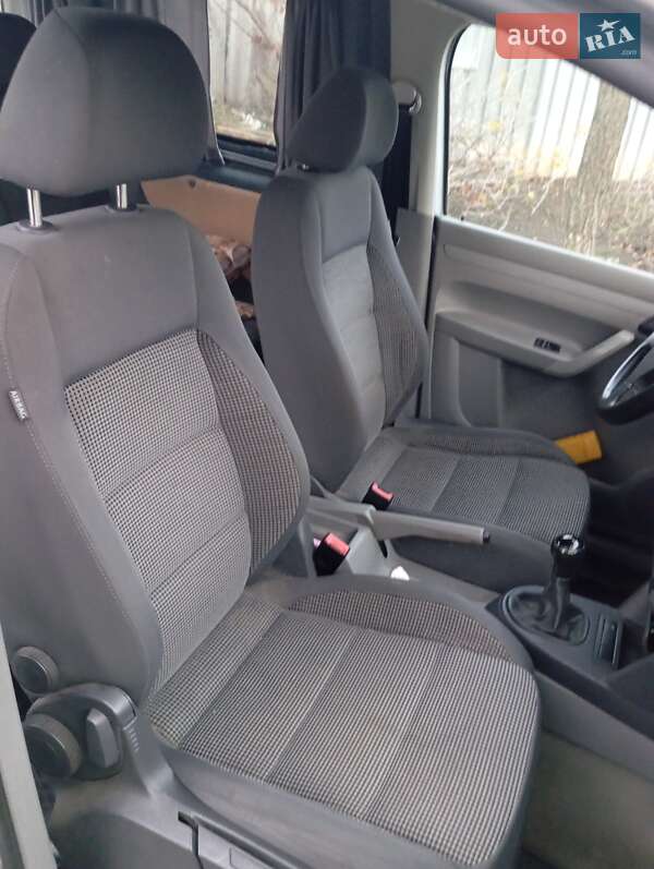 Минивэн Volkswagen Caddy 2006 в Новых Санжарах