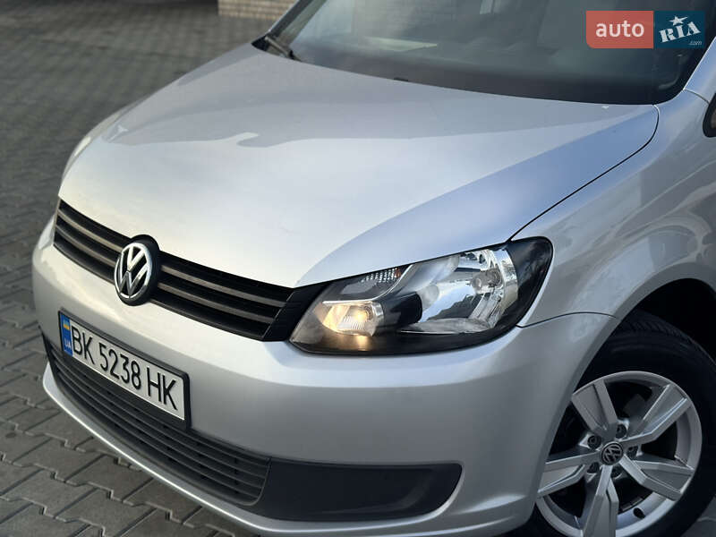 Мінівен Volkswagen Caddy 2013 в Сарнах