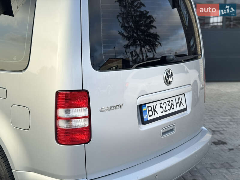 Мінівен Volkswagen Caddy 2013 в Сарнах