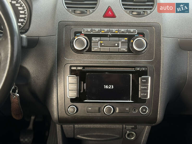 Мінівен Volkswagen Caddy 2013 в Сарнах