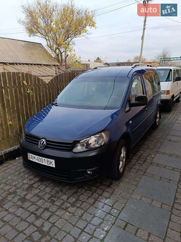 Минивэн Volkswagen Caddy 2010 в Коростышеве