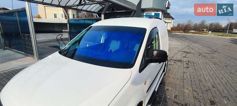 Грузовой фургон Volkswagen Caddy 2012 в Киеве фото 5 Грузовой фургон Volkswagen Caddy 2012 в Киеве