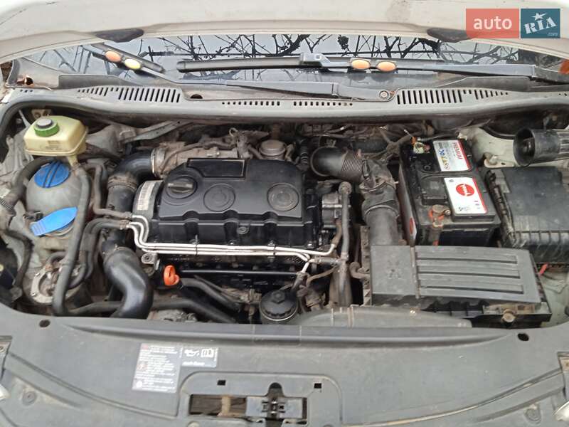 Минивэн Volkswagen Caddy 2009 в Помошной