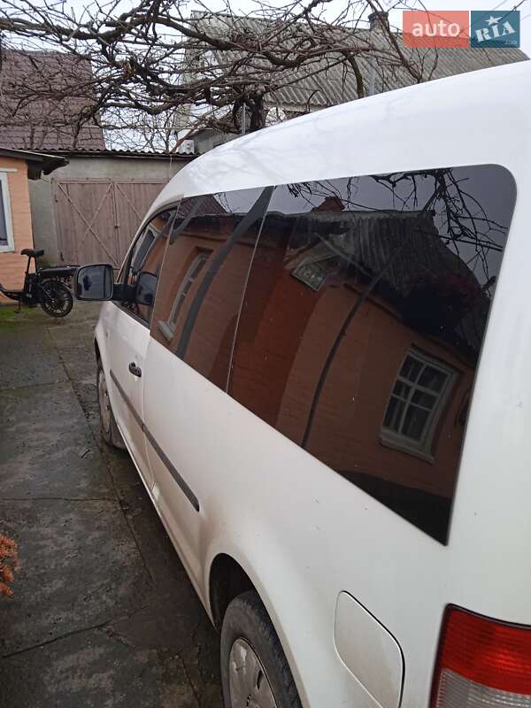 Минивэн Volkswagen Caddy 2009 в Помошной