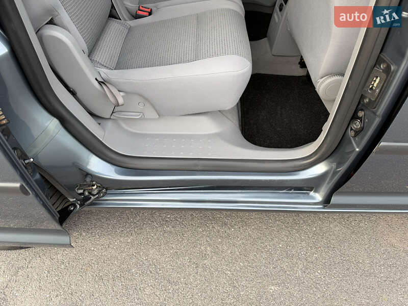 Минивэн Volkswagen Caddy 2006 в Виннице