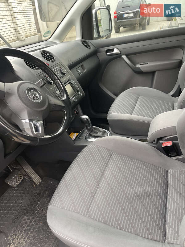 Мінівен Volkswagen Caddy 2014 в Чернівцях