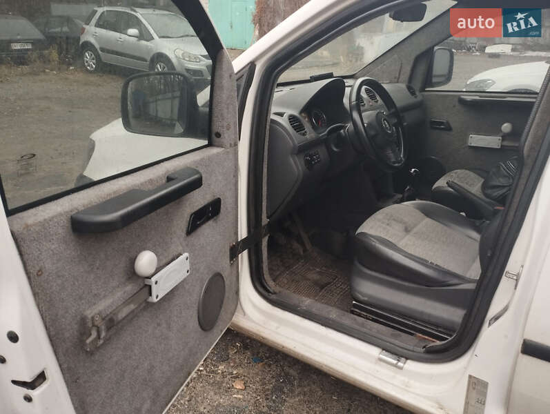 Бронированный автомобиль Volkswagen Caddy 2011 в Киеве