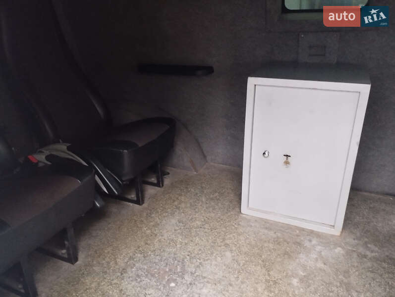 Бронированный автомобиль Volkswagen Caddy 2011 в Киеве