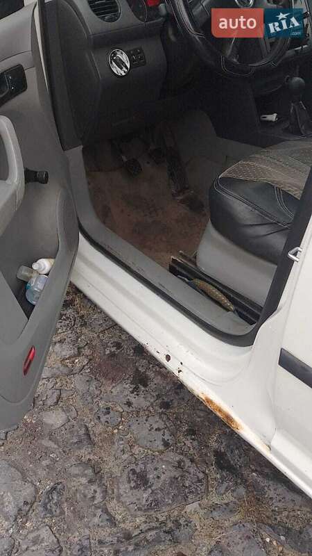 Минивэн Volkswagen Caddy 2006 в Ратным