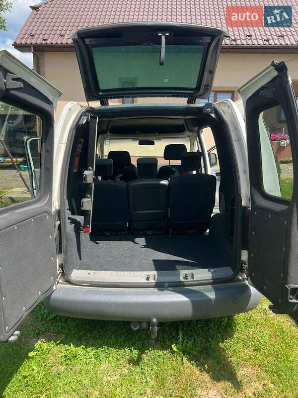Вантажопасажирський фургон Volkswagen Caddy 2007 в Мукачевому