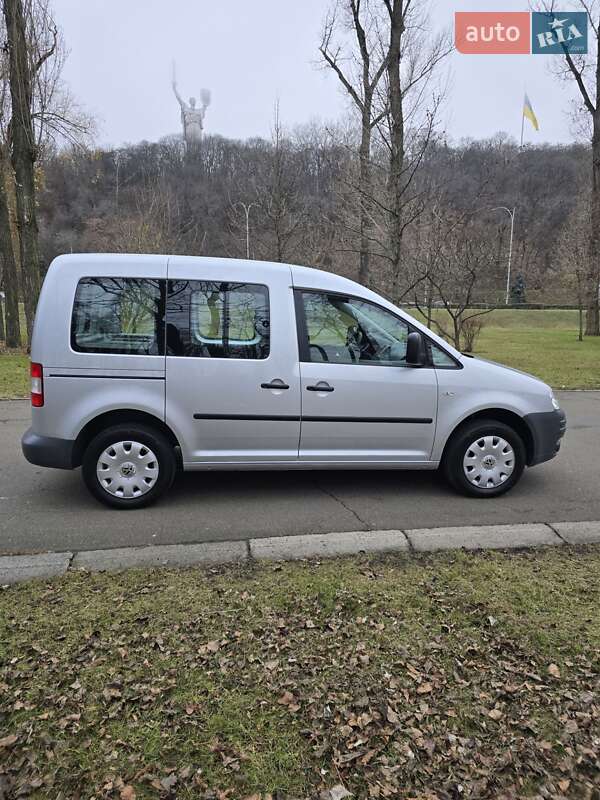 Мінівен Volkswagen Caddy 2009 в Києві
