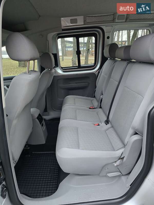 Мінівен Volkswagen Caddy 2009 в Києві