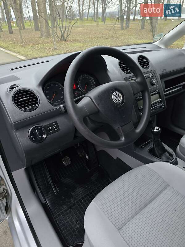 Мінівен Volkswagen Caddy 2009 в Києві