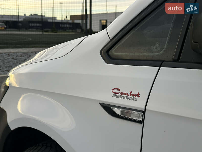 Вантажопасажирський фургон Volkswagen Caddy 2016 в Мукачевому