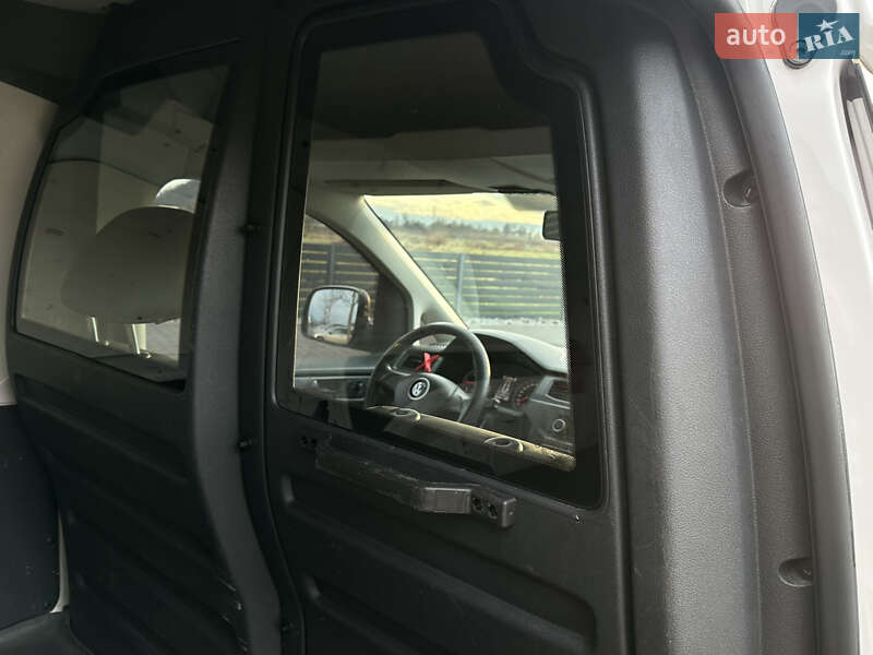 Вантажопасажирський фургон Volkswagen Caddy 2016 в Мукачевому