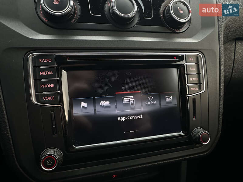 Вантажопасажирський фургон Volkswagen Caddy 2016 в Мукачевому