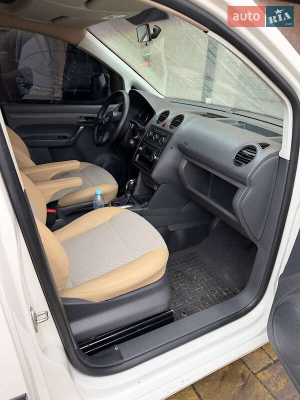 Вантажний фургон Volkswagen Caddy 2013 в Києві