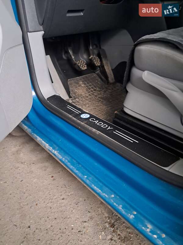 Минивэн Volkswagen Caddy 2010 в Полтаве