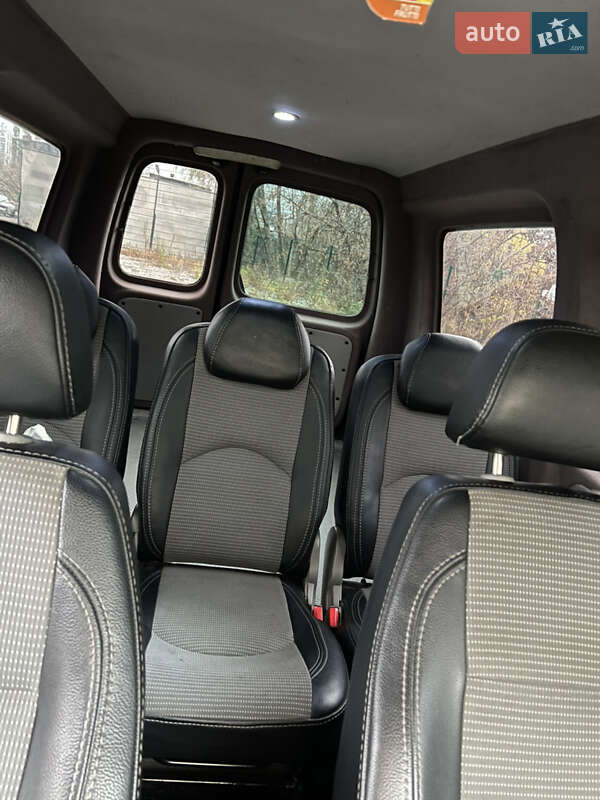 Вантажопасажирський фургон Volkswagen Caddy 2008 в Києві