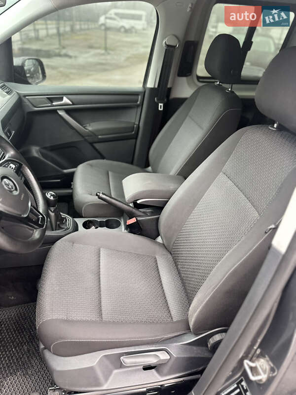 Мінівен Volkswagen Caddy 2016 в Києві фото 12 Мінівен Volkswagen Caddy 2016 в Києві