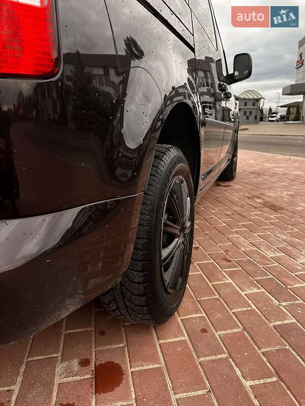 Мінівен Volkswagen Caddy 2014 в Сарнах