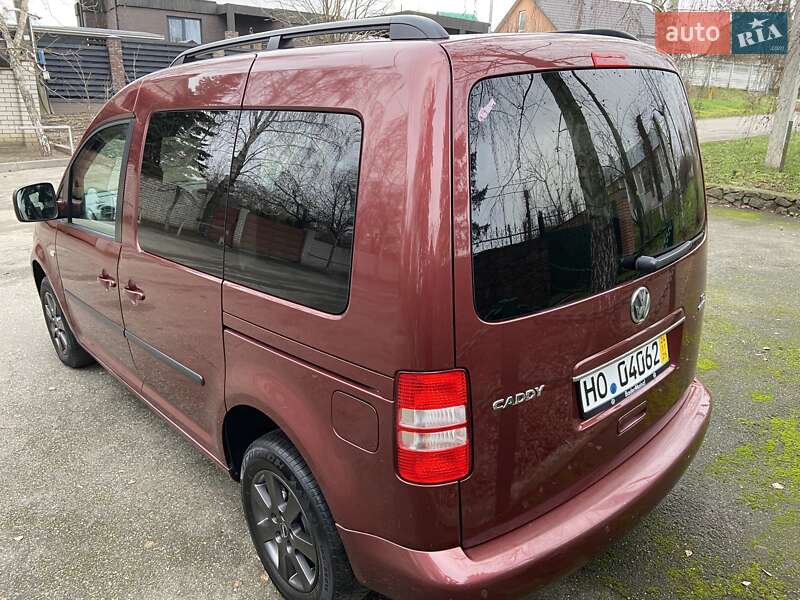 Мінівен Volkswagen Caddy 2014 в Києві