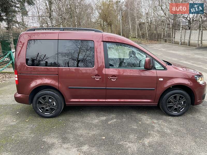Мінівен Volkswagen Caddy 2014 в Києві