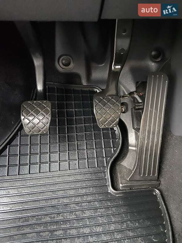 Мінівен Volkswagen Caddy 2014 в Києві