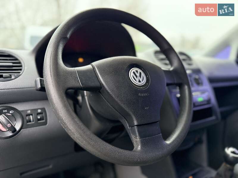 Минивэн Volkswagen Caddy 2006 в Киеве