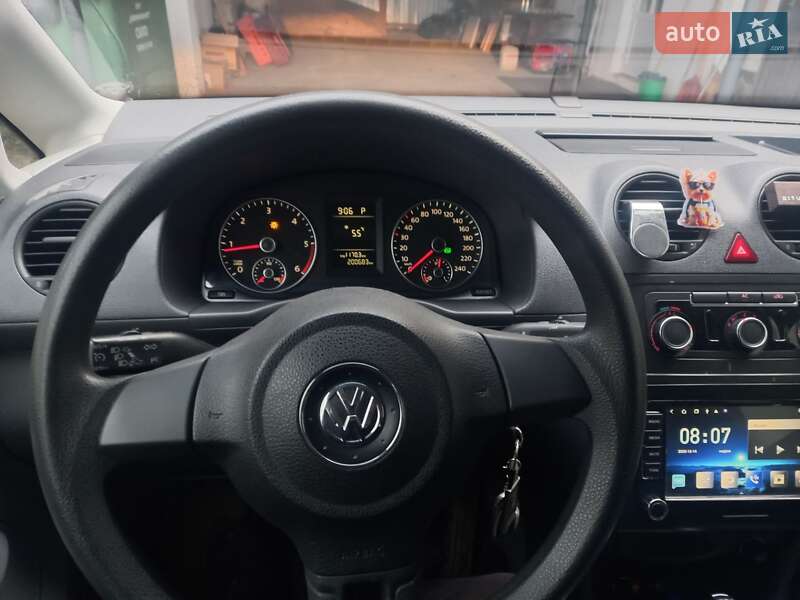 Минивэн Volkswagen Caddy 2011 в Вижнице