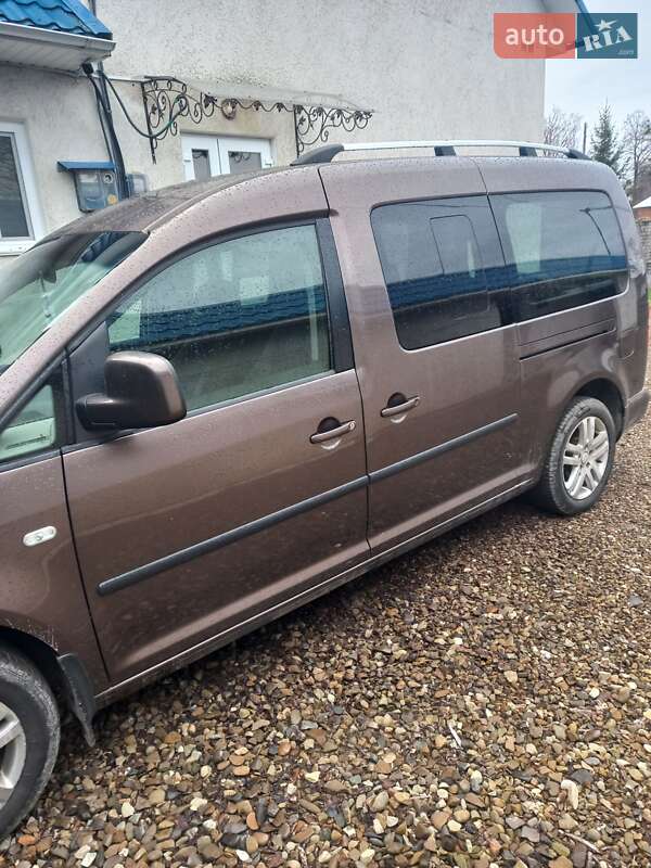 Минивэн Volkswagen Caddy 2011 в Вижнице