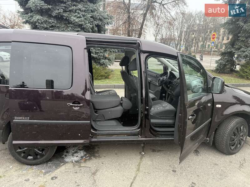 Минивэн Volkswagen Caddy 2011 в Лубнах