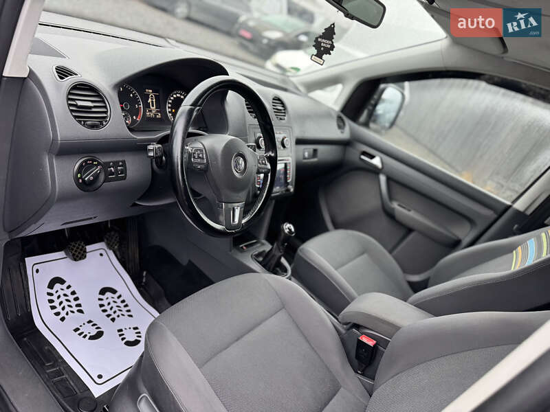 Минивэн Volkswagen Caddy 2013 в Сарнах