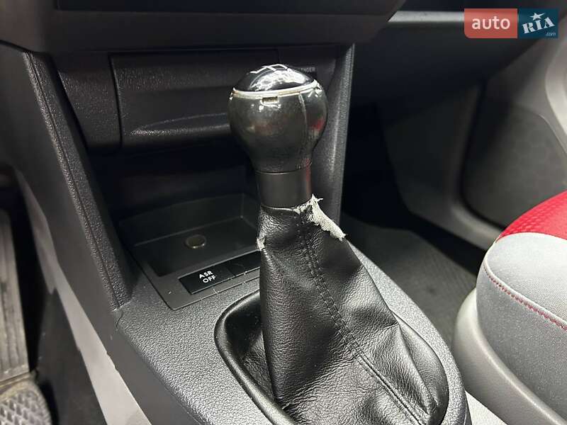 Мінівен Volkswagen Caddy 2009 в Чернівцях