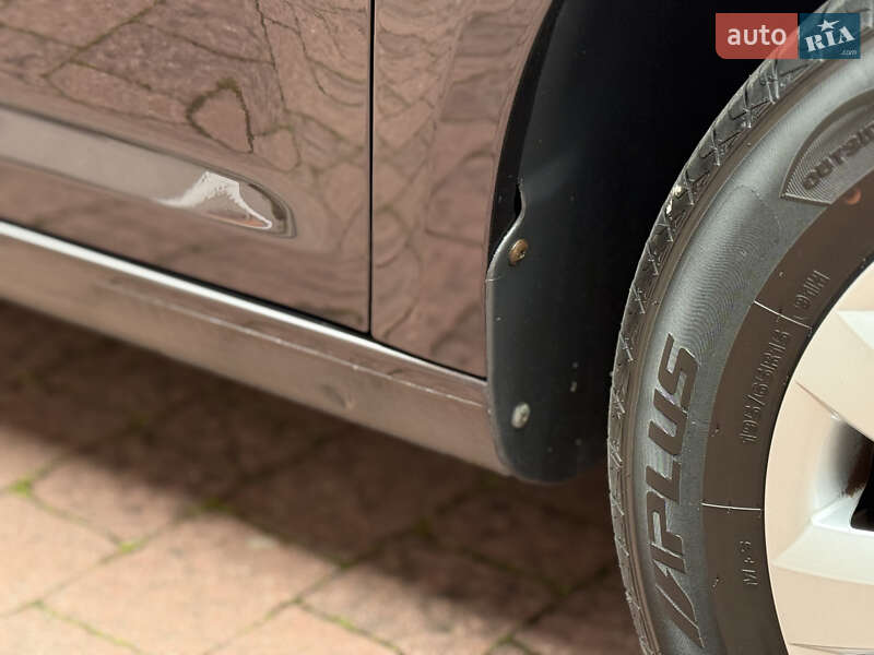 Мінівен Volkswagen Caddy 2013 в Стрию