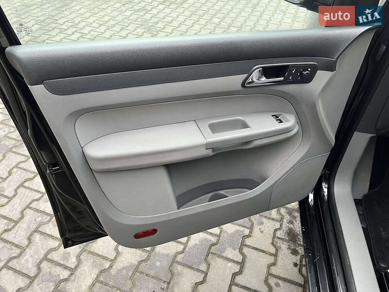 Мінівен Volkswagen Caddy 2010 в Луцьку