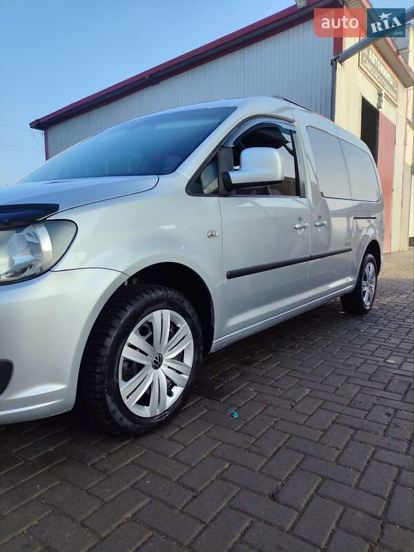 Минивэн Volkswagen Caddy 2012 в Черновцах