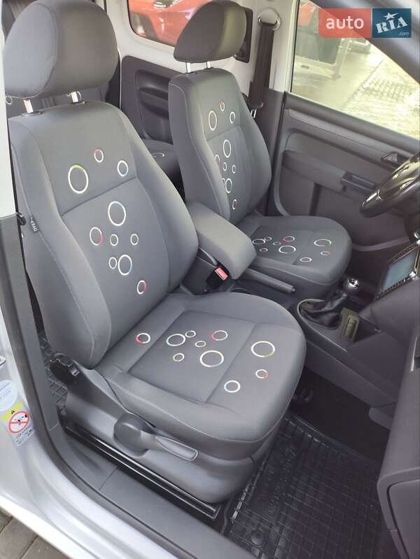 Минивэн Volkswagen Caddy 2012 в Черновцах