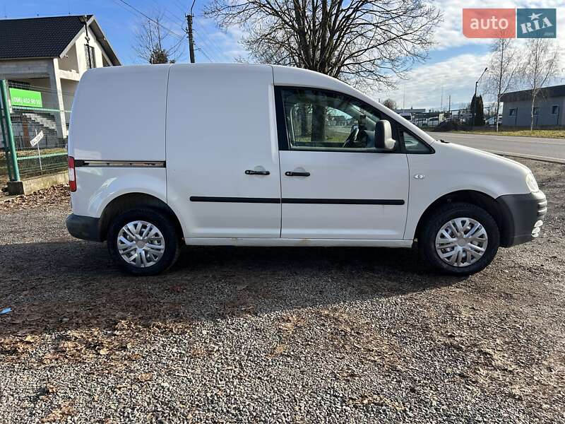 Вантажний фургон Volkswagen Caddy 2005 в Хусті